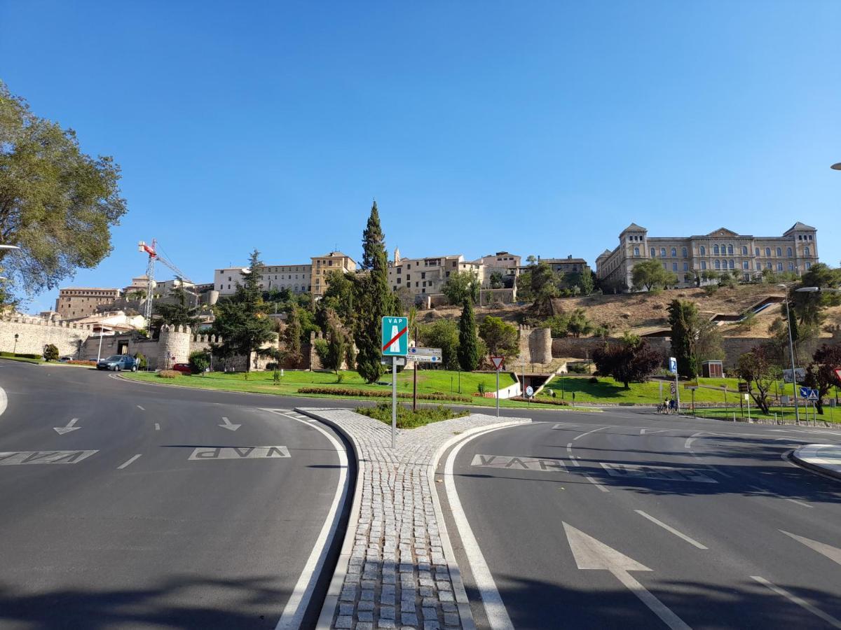 Apartamento NO FIESTAS, solo familias, parejas o trabajo PARKING Público Gratis a 300m Toledo Exterior foto