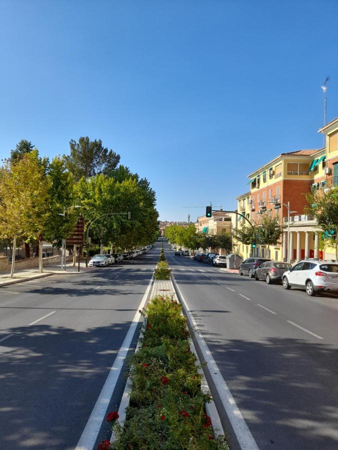 Apartamento NO FIESTAS, solo familias, parejas o trabajo PARKING Público Gratis a 300m Toledo Exterior foto